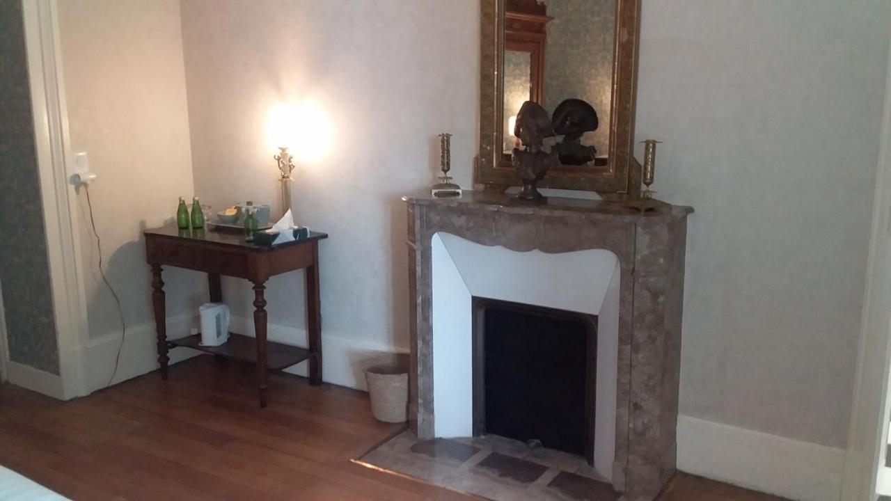 Chateau Maleplane Bed & Breakfast Saint Leonard de Noblat Bagian luar foto